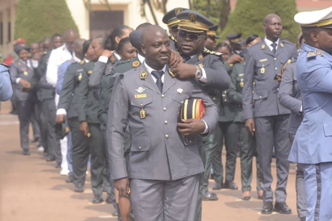 Forces de défense: près d’un millier de soldats promus au grade supérieur à Yaoundé